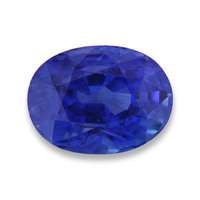 Beautiful natural unheated oval royal blue sapphire. This gemmy blue sapphire is stunning very lively and well cut. Genuine sapphire beauty. 